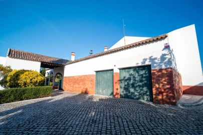 Moradia T7 para Venda em Cela