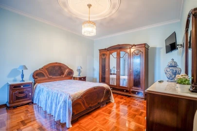 Moradia T7 para Venda em Cela