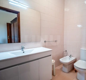 Moradia T7 para Venda em Cela