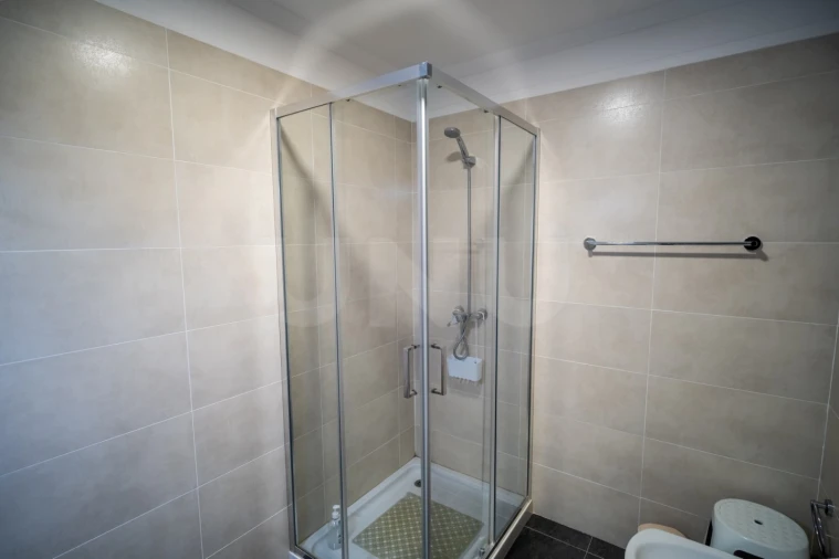 Moradia T7 para Venda em Cela Foto 16