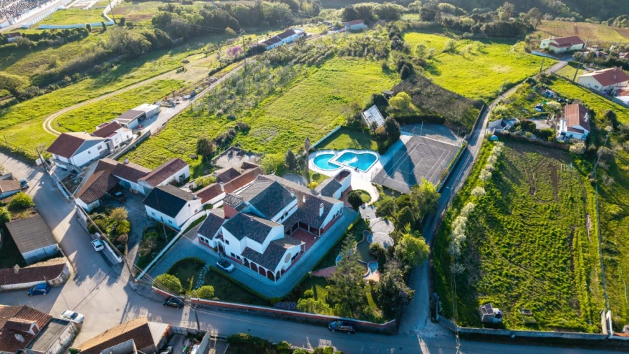 Moradia T7 para Venda em Cela Foto 78