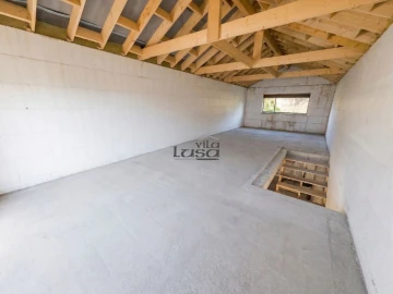 Moradia T2 para Venda em Sandim, Olival, Lever e Crestuma