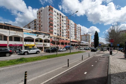 Apartamento T2 para Venda em Massamá e Monte Abraão