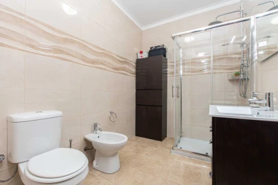 Apartamento T2 para Venda em Massamá e Monte Abraão