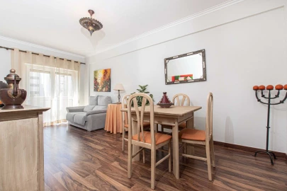 Apartamento T2 para Venda em Massamá e Monte Abraão