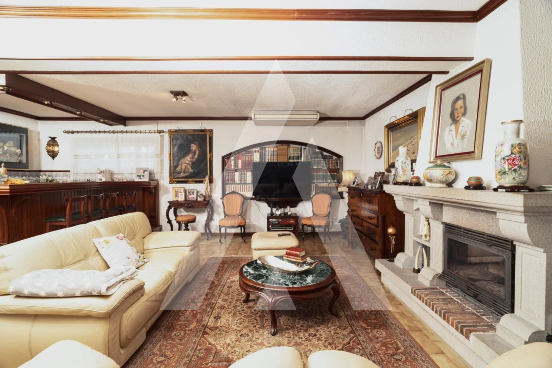 Moradia T4 para Venda em Nogueira e Silva Escura Foto 7