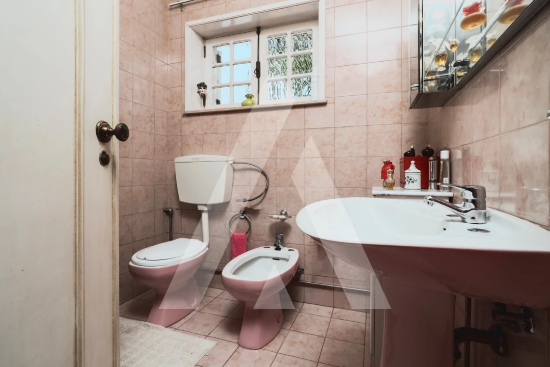 Moradia T4 para Venda em Nogueira e Silva Escura Foto 13