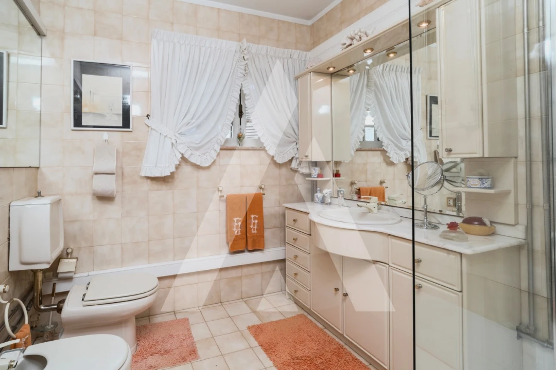 Moradia T4 para Venda em Nogueira e Silva Escura Foto 19