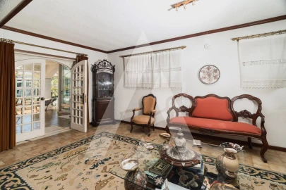 Moradia T4 para Venda em Nogueira e Silva Escura