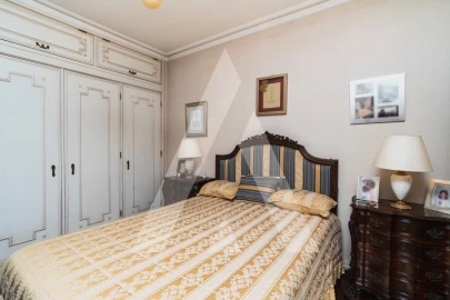 Moradia T4 para Venda em Nogueira e Silva Escura