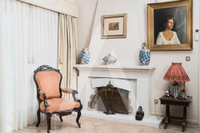 Moradia T4 para Venda em Nogueira e Silva Escura