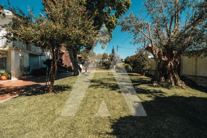 Moradia T4 para Venda em Nogueira e Silva Escura