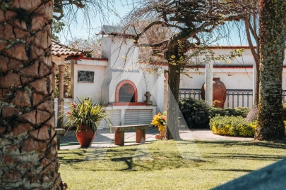 Moradia T4 para Venda em Nogueira e Silva Escura