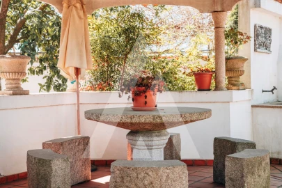 Moradia T4 para Venda em Nogueira e Silva Escura