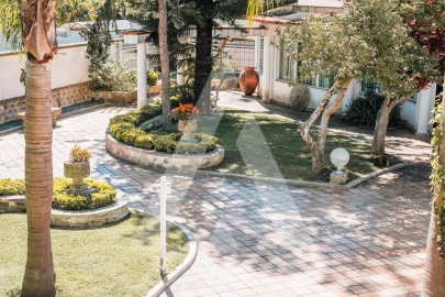 Moradia T4 para Venda em Nogueira e Silva Escura