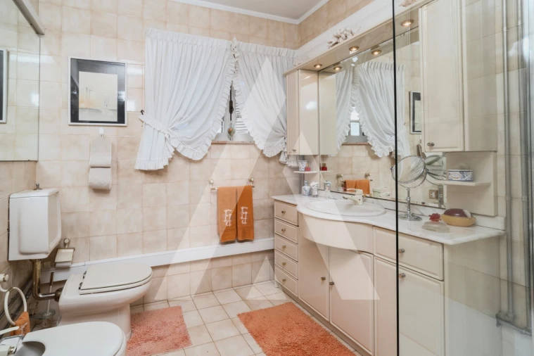 Moradia T4 para Venda em Nogueira e Silva Escura Foto 19