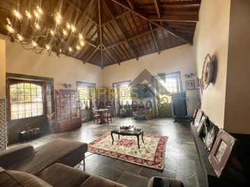 Moradia T3 para Venda em Angra (São Pedro)