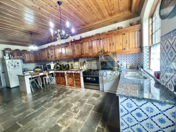 Moradia T3 para Venda em Angra (São Pedro)