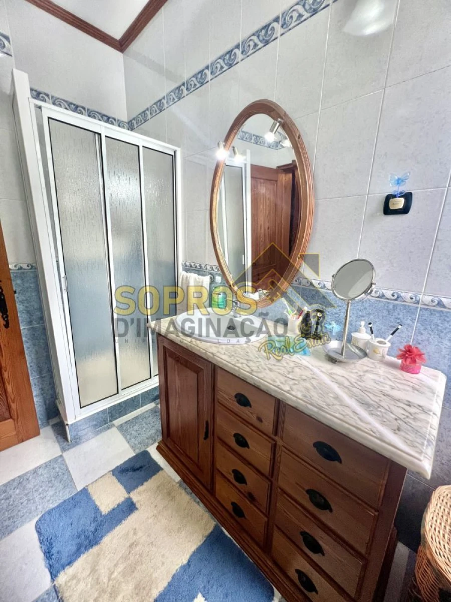 Moradia T3 para Venda em Angra (São Pedro) Foto 13