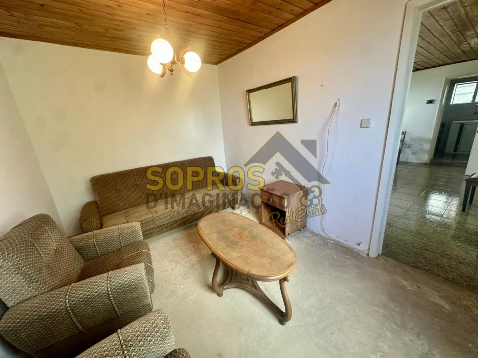 Moradia T3 para Venda em Doze Ribeiras Foto 12