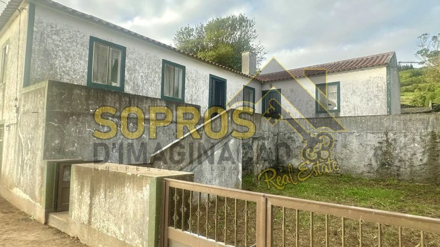 Moradia T3 para Venda em Doze Ribeiras