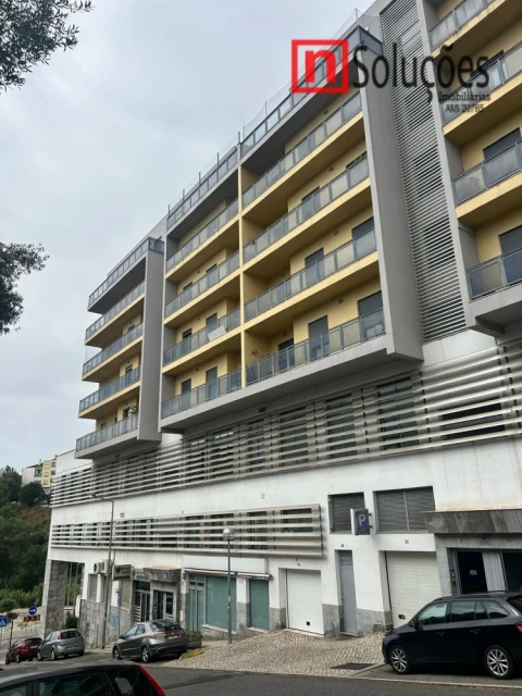 Apartamento T3 para Venda em Póvoa de Santa Iria e Forte da Casa