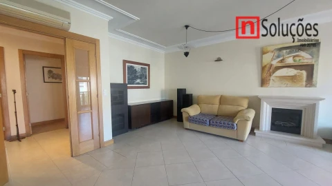 Apartamento T3 para Venda em Póvoa de Santa Iria e Forte da Casa