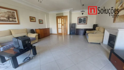 Apartamento T3 para Venda em Póvoa de Santa Iria e Forte da Casa