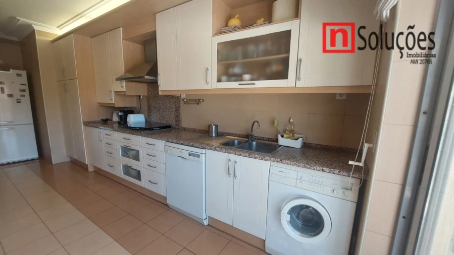 Apartamento T3 para Venda em Póvoa de Santa Iria e Forte da Casa Foto 12