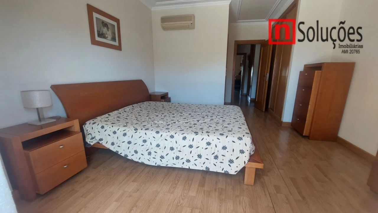 Apartamento T3 para Venda em Póvoa de Santa Iria e Forte da Casa Foto 10