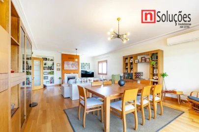 Apartamento T3 para Venda em Póvoa de Santa Iria e Forte da Casa