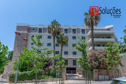 Apartamento T3 para Venda em Póvoa de Santa Iria e Forte da Casa