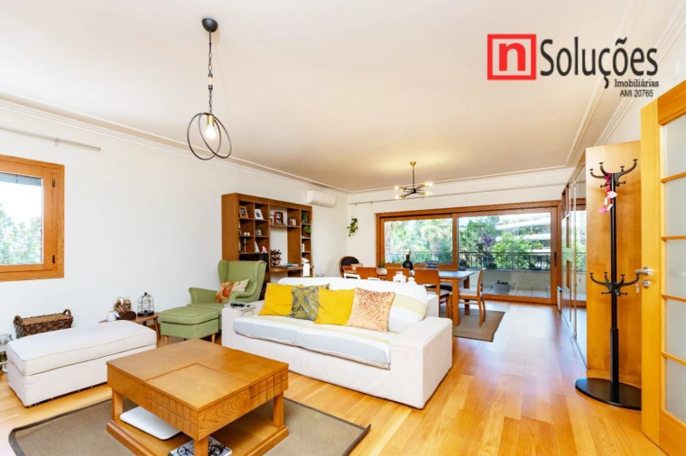 Apartamento T3 para Venda em Póvoa de Santa Iria e Forte da Casa Foto 3