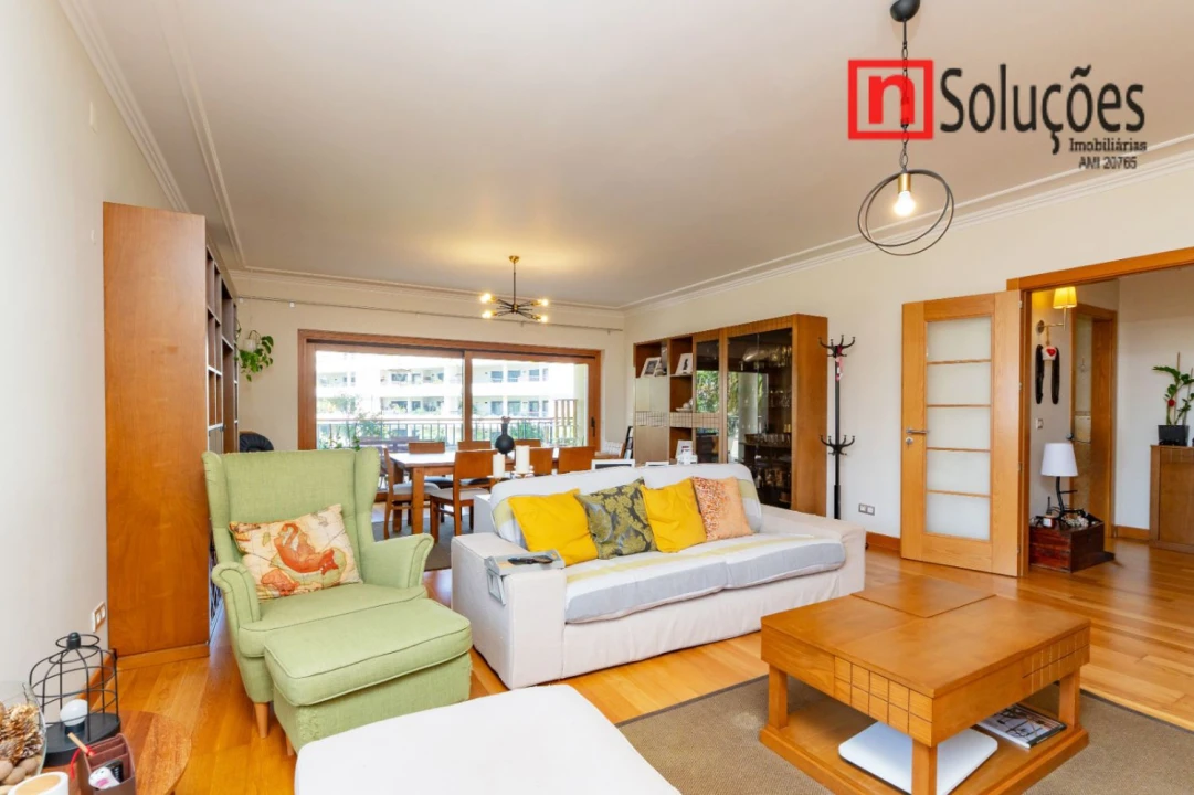 Apartamento T3 para Venda em Póvoa de Santa Iria e Forte da Casa Foto 5