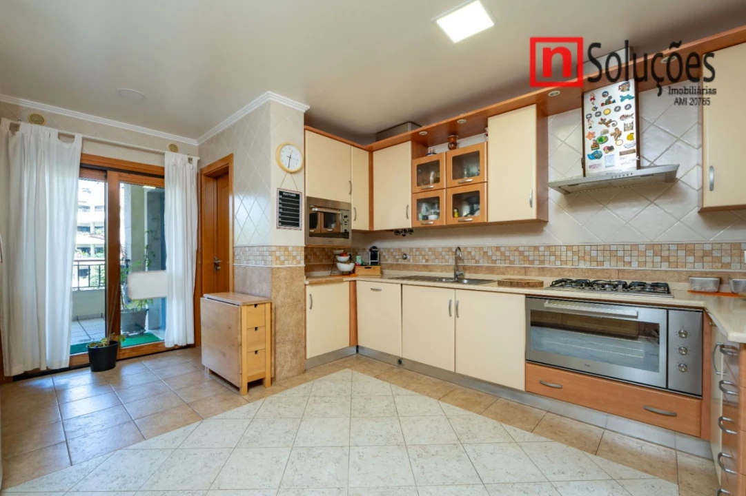 Apartamento T3 para Venda em Póvoa de Santa Iria e Forte da Casa Foto 10