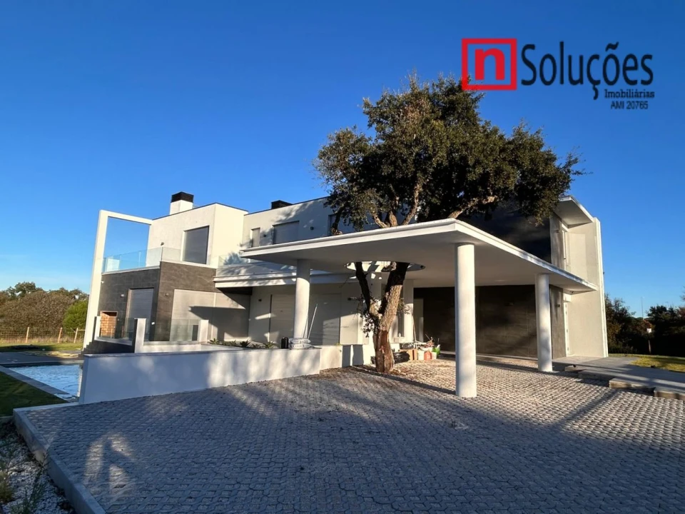 Moradia T6 para Venda em Santo Estêvão Foto 2