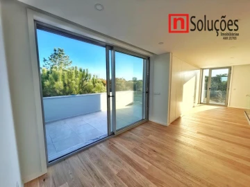 Moradia T6 para Venda em Santo Estêvão