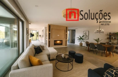 Moradia T6 para Venda em Santo Estêvão