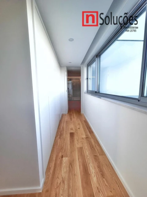 Moradia T6 para Venda em Santo Estêvão