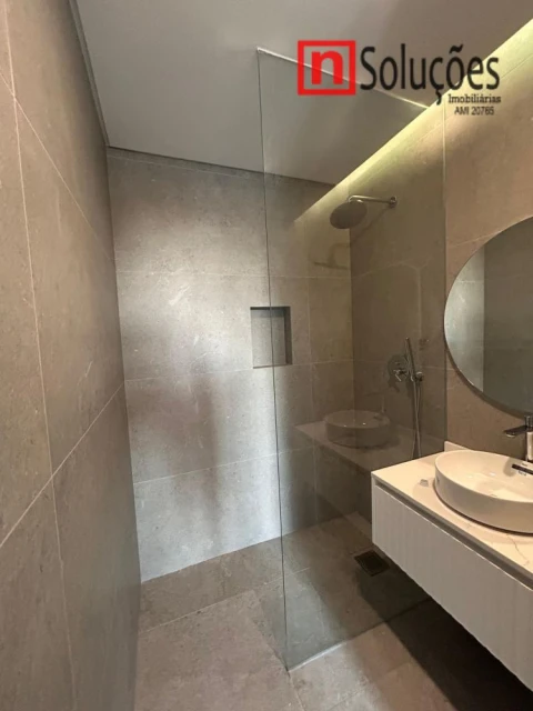 Moradia T6 para Venda em Santo Estêvão