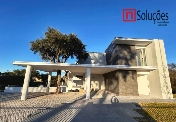 Moradia T6 para Venda em Santo Estêvão Foto 22