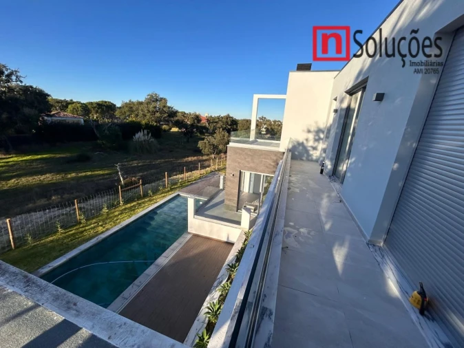 Moradia T6 para Venda em Santo Estêvão Foto 16