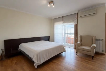 Apartamento T4 para Venda em Cidade da Maia