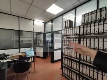 Loja para Venda em Santa Iria de Azoia, São João da Talha e Bobadela