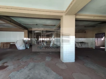 Loja para Venda em Santa Iria de Azoia, São João da Talha e Bobadela