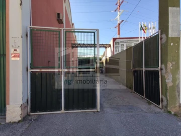 Loja para Venda em Santa Iria de Azoia, São João da Talha e Bobadela