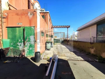 Loja para Venda em Santa Iria de Azoia, São João da Talha e Bobadela