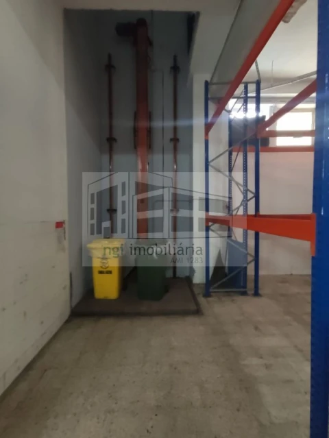 Loja para Venda em Santa Iria de Azoia, São João da Talha e Bobadela