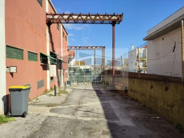 Loja para Venda em Santa Iria de Azoia, São João da Talha e Bobadela