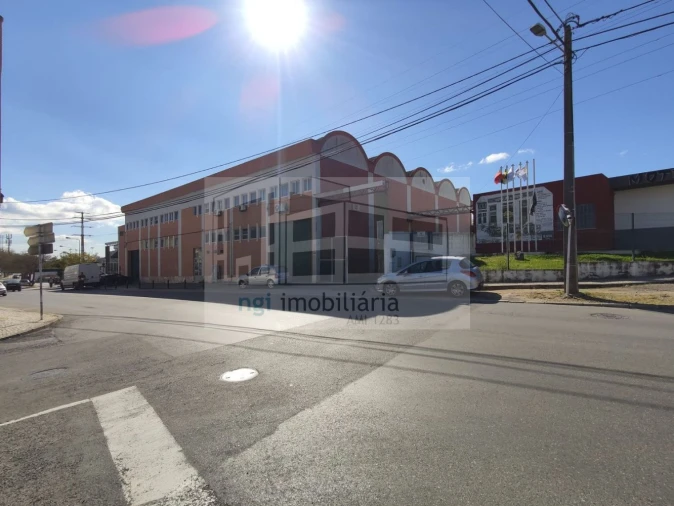 Loja para Venda em Santa Iria de Azoia, São João da Talha e Bobadela Foto 53